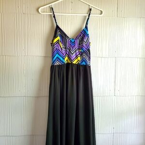 G21 XS Women's Strip Dress. Black flowy bottom.